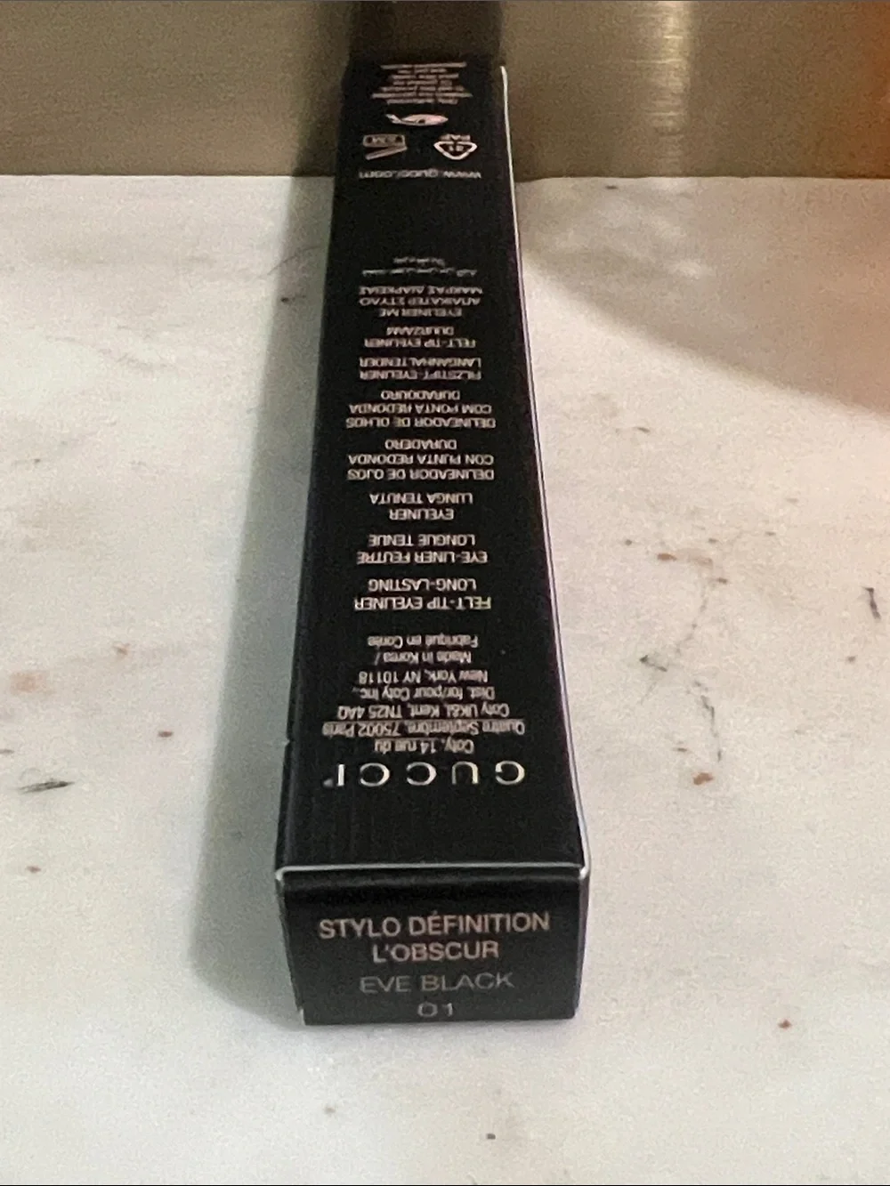 Gucci Pink Felt-Tip Eyeliner Long-Lasting -Eve Black